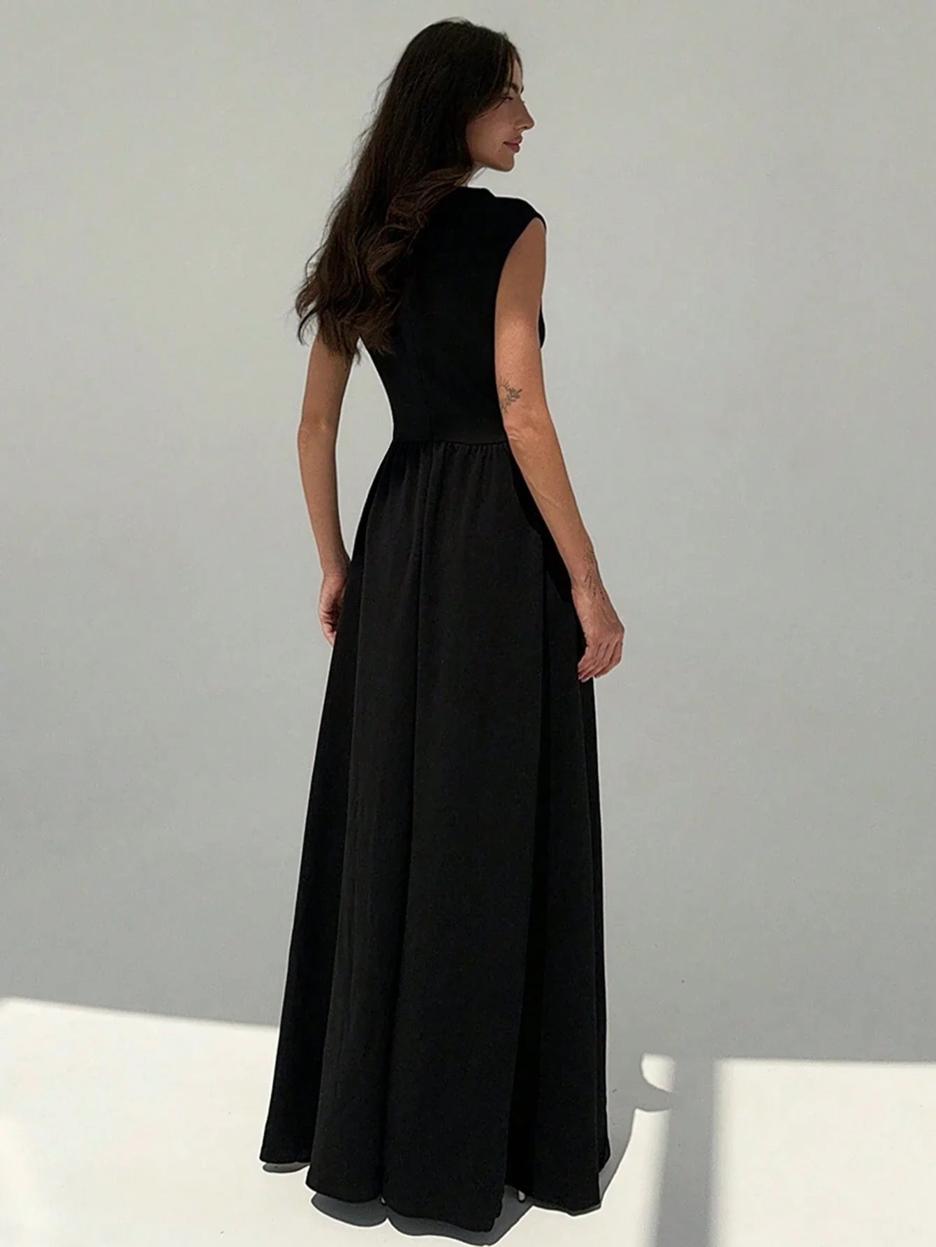 Round Neck Sleeveless Evening Dress