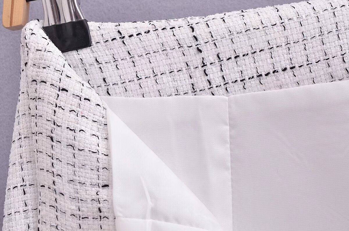 Chic Chanel Tweed Plaid High-Waisted Skirt