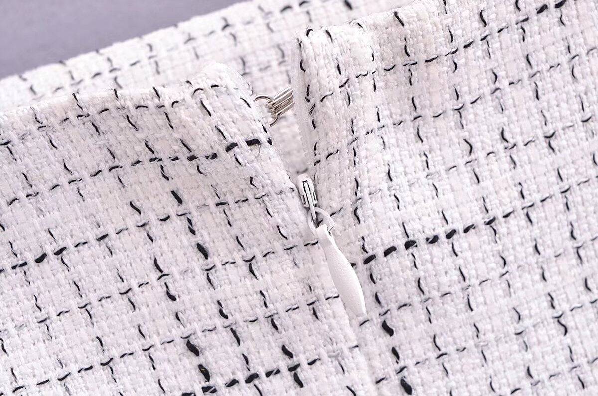 Chic Chanel Tweed Plaid High-Waisted Skirt