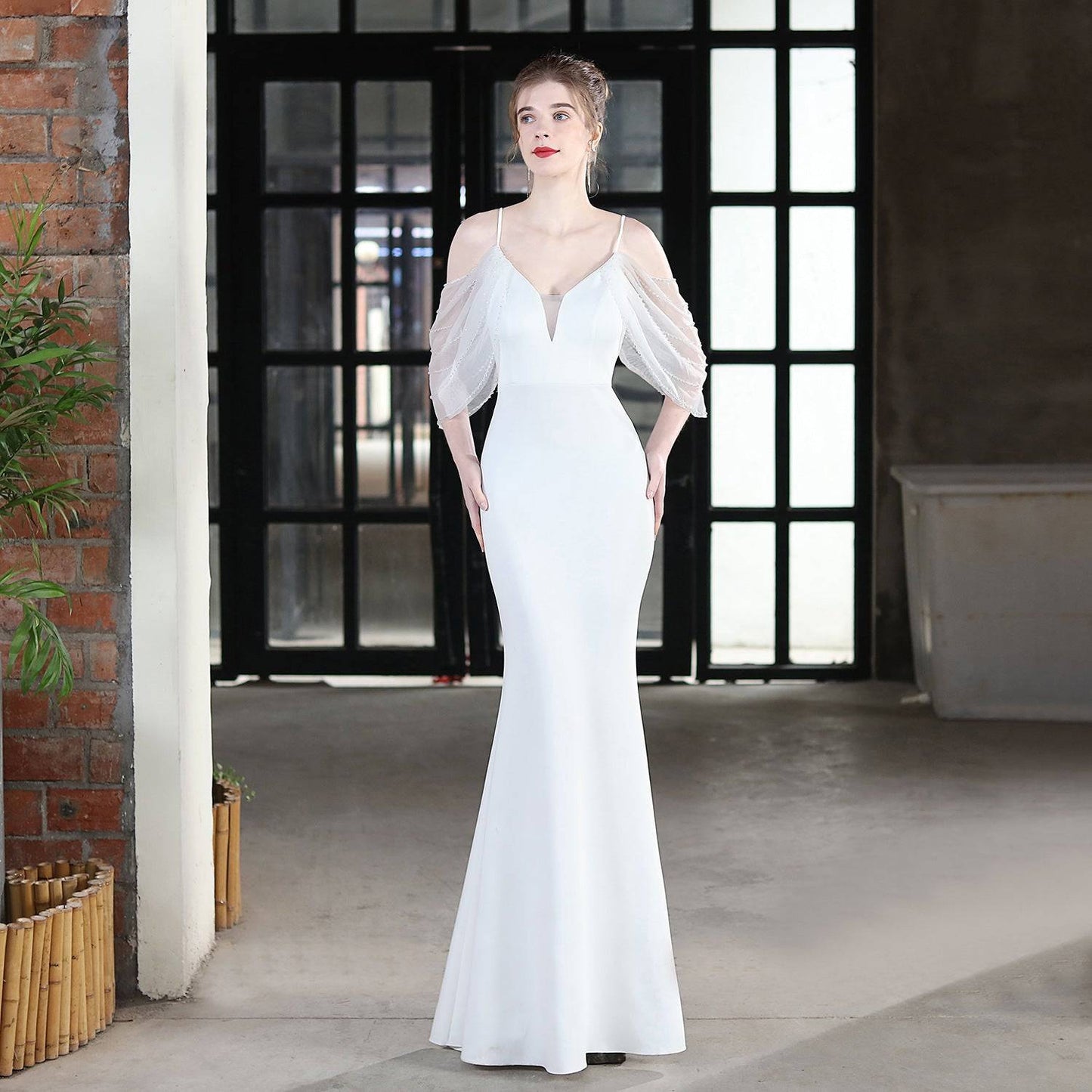 Elegant Slim-Fit V-Neck Lace Fishtail Wedding Dress