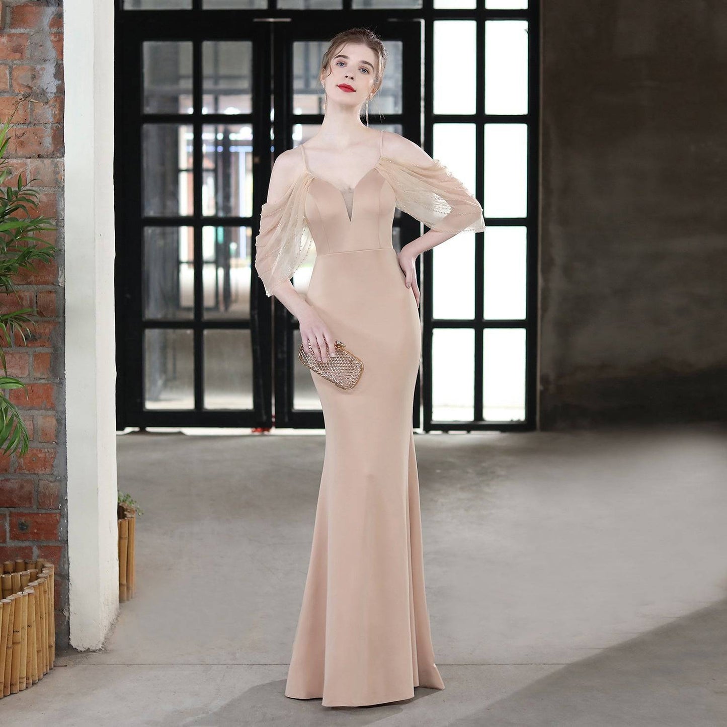 Elegant Slim-Fit V-Neck Lace Fishtail Wedding Dress S Gold