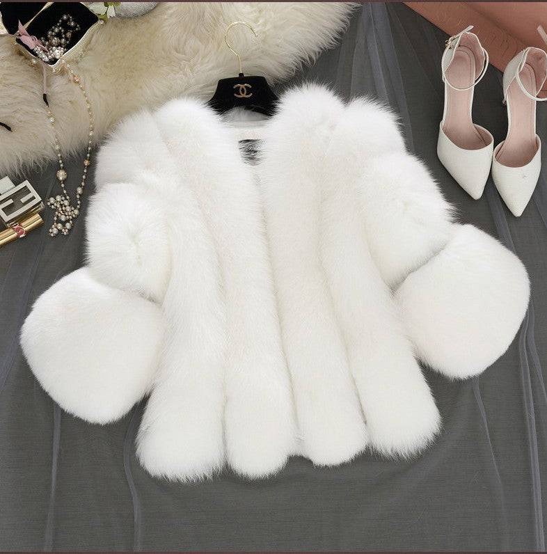 Faux Fur Women's Short-Length Coat with Stylish Stitching  S White 