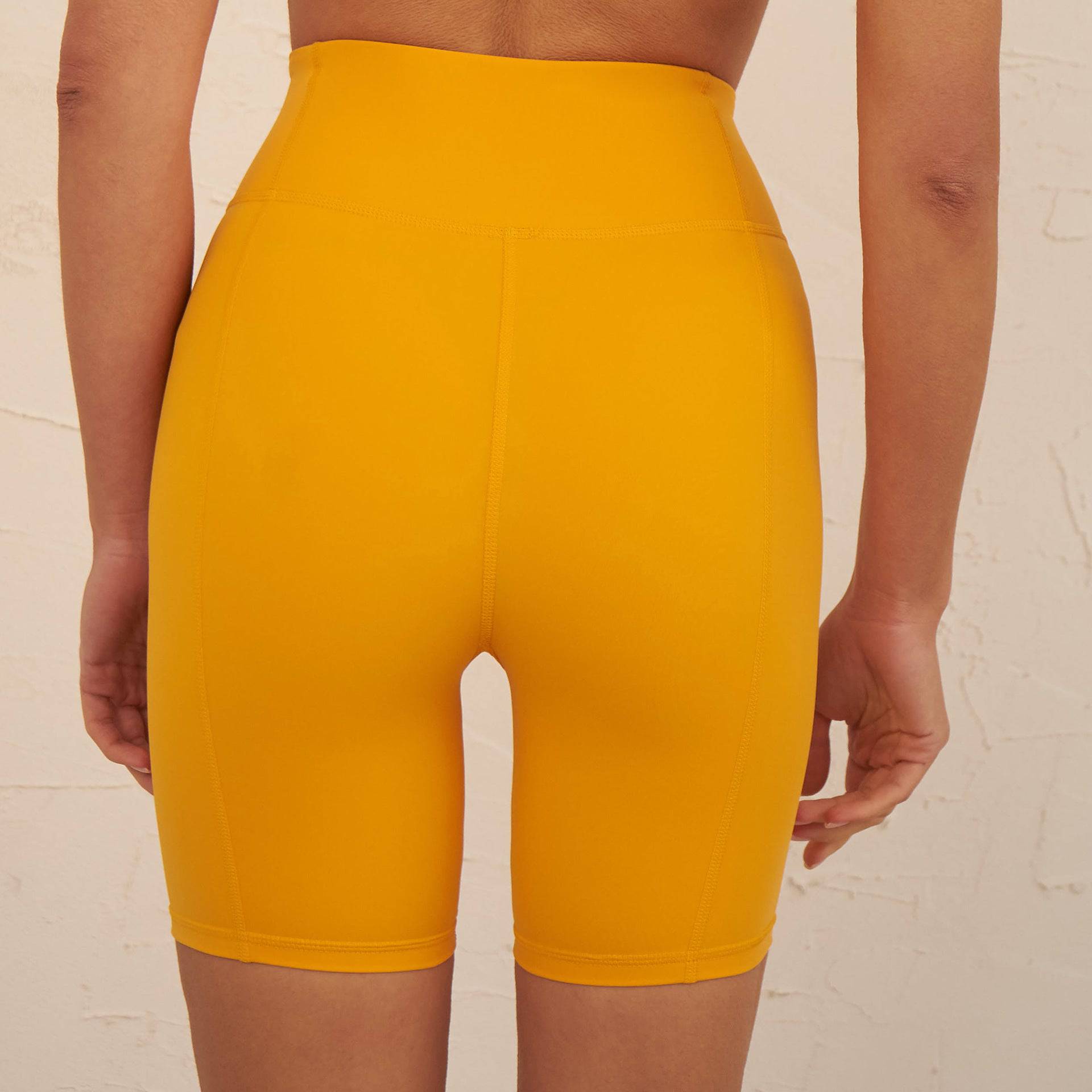 Sleek High-Rise Breathable Sporty Yoga Suit  S Mango Ice Cream Shorts 