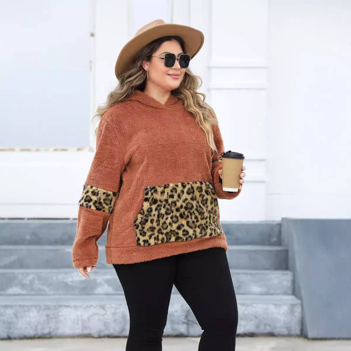 Plus Size Women Hooded Leopard Pocket Stitching Thickening Fleece Sweatshirt - Wild Amber Fashion