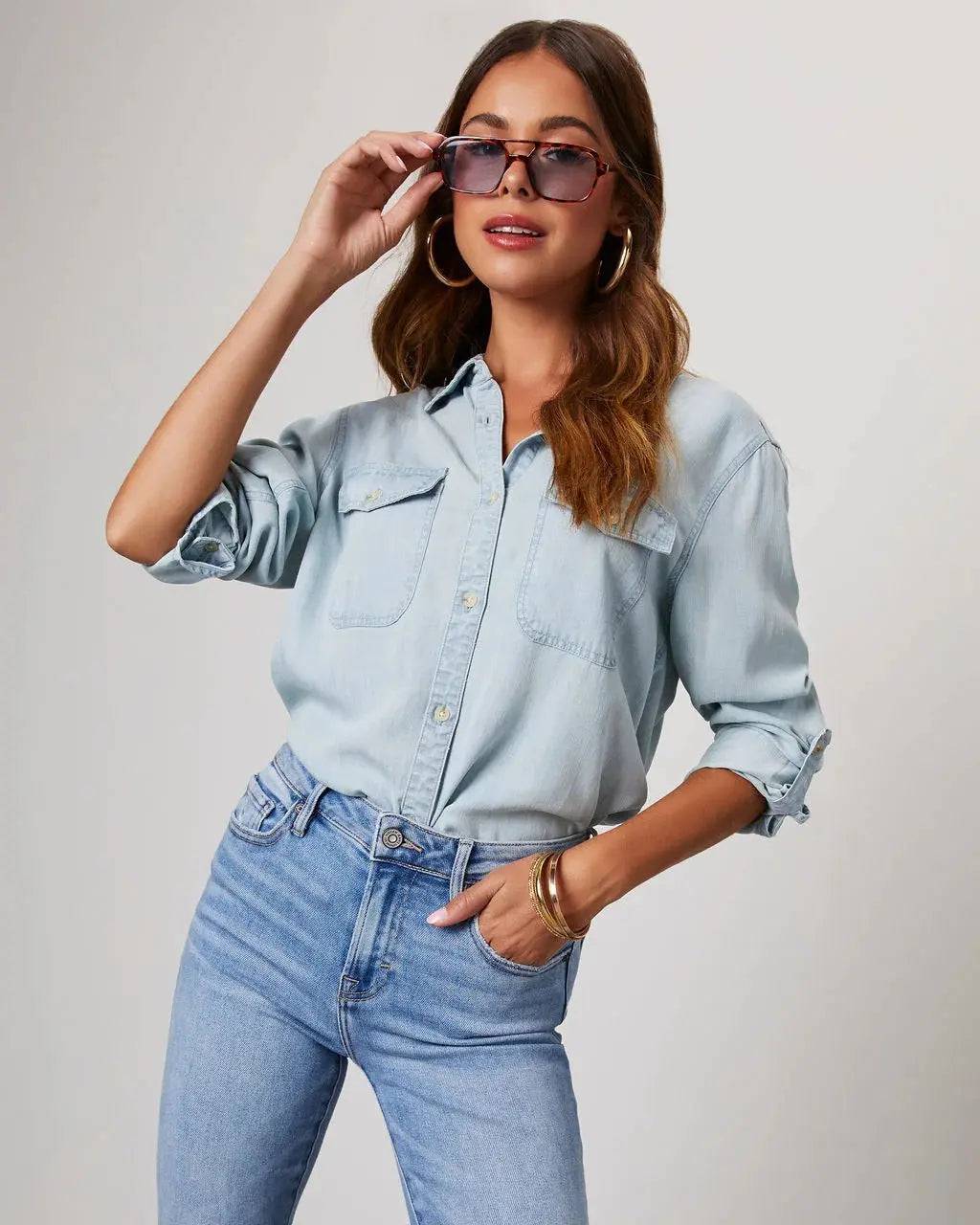 Elevated Autumn Style: Women's Collared Denim Shirt with Single-Breasted Button Closure  S Light Blue 