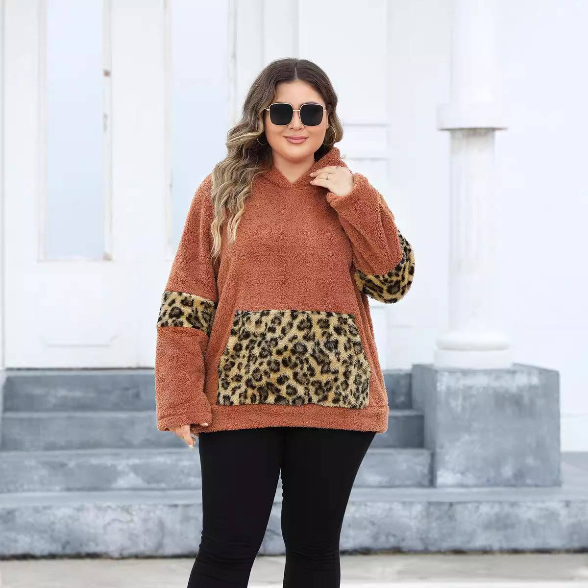 Plus Size Women Hooded Leopard Pocket Stitching Thickening Fleece Sweatshirt - Wild Amber Fashion