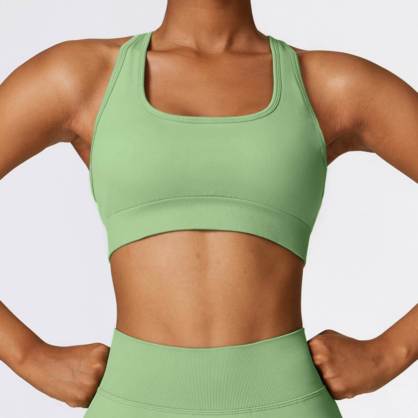 High-Performance Seamless Crossback Sports Bra  S Light Green 