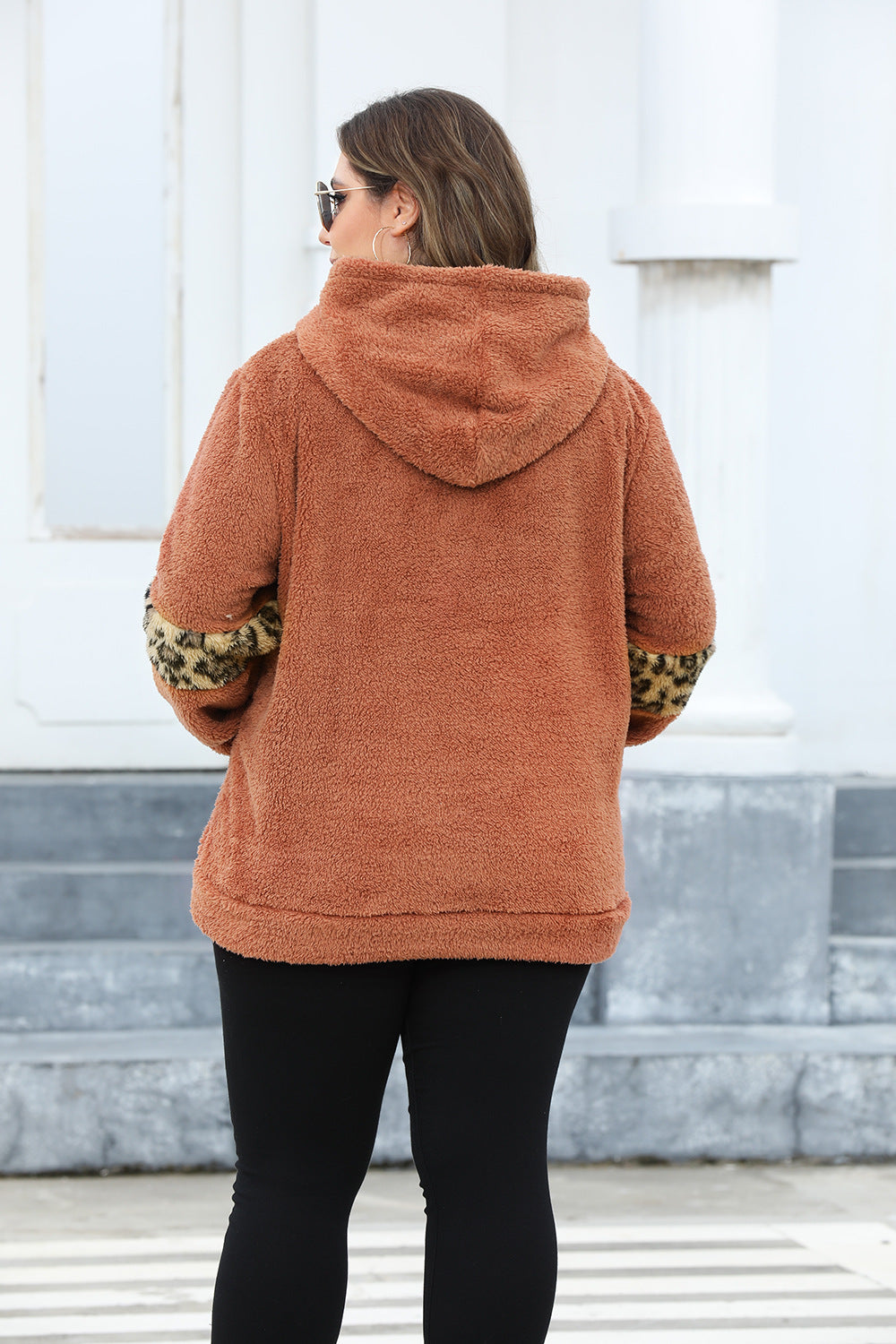 Plus Size Women Hooded Leopard Pocket Stitching Thickening Fleece Sweatshirt - Wild Amber Fashion