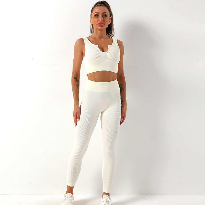 Ultimate Comfort Seamless Yoga Set with Shockproof Sports Bra and High-Rise Fitness Trousers    