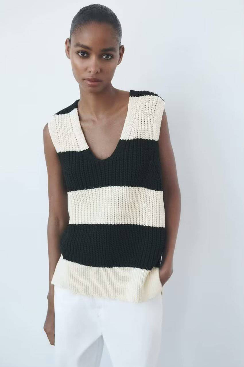 Stylish V-Neck Color Block Sleeveless Knit Vest    