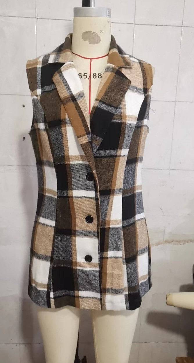 Women's Plaid Coat with Polo Collar and Single Breasted Design    