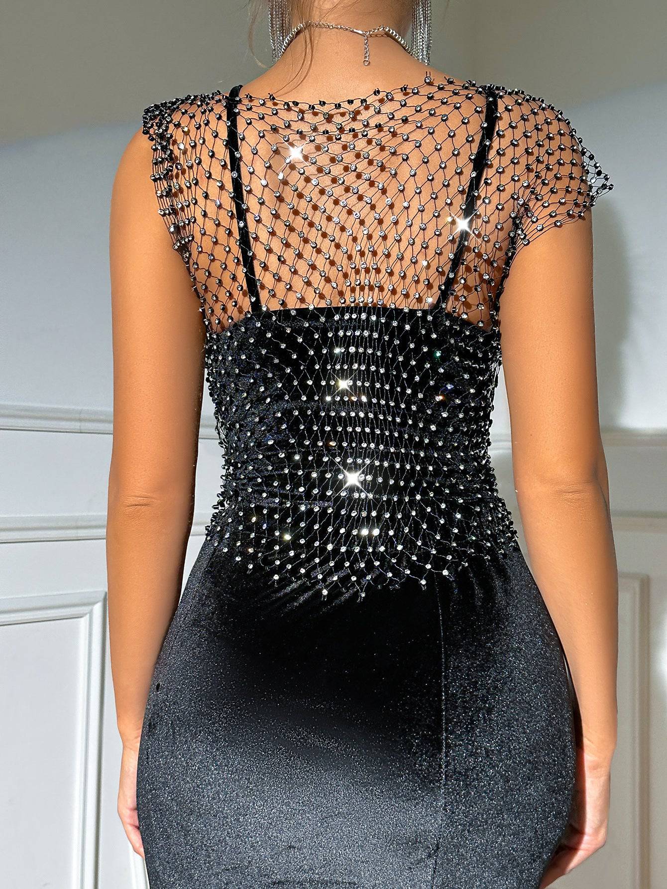 Sexy Slim-Fit Fishnet Diamond Split Cropped Tank Top    