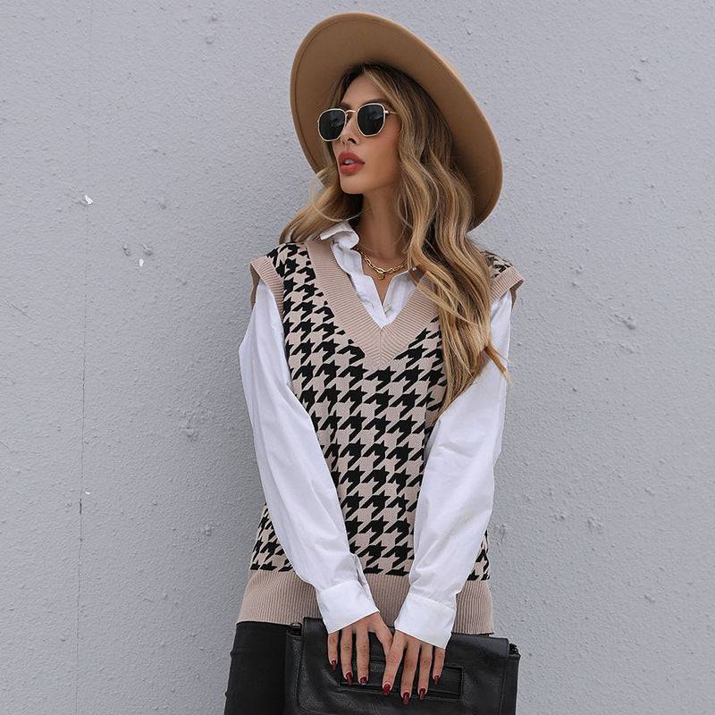 Mid-Length Houndstooth Sweater Vest for an Early Autumn Wardrobe    