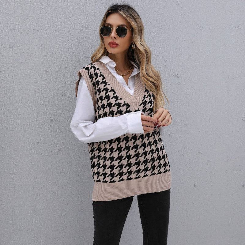 Mid-Length Houndstooth Sweater Vest for an Early Autumn Wardrobe    