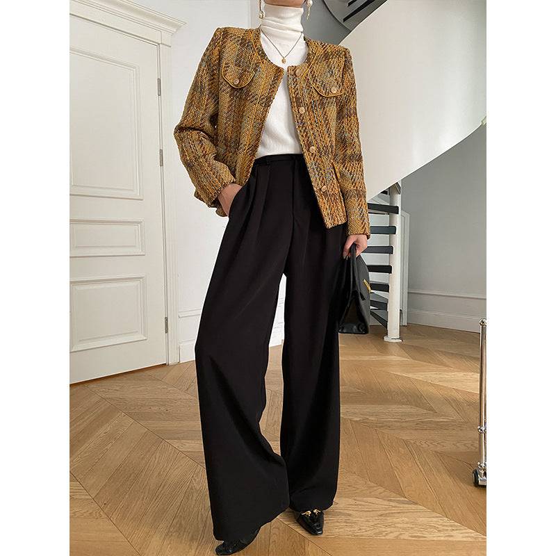 Sophisticated Wide-Leg Pants for Early Autumn    