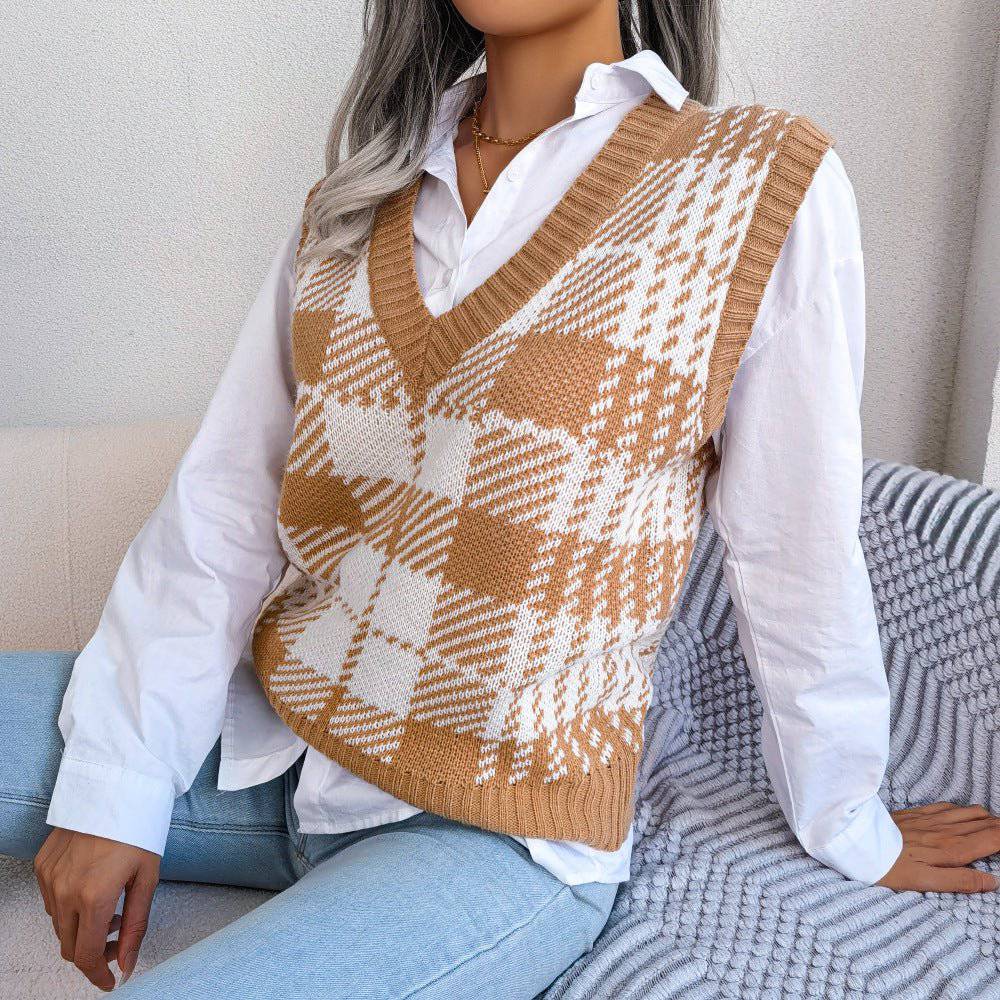 Check Pattern V-Neck Knitted Vest Sweater for Cozy Color Contrast    