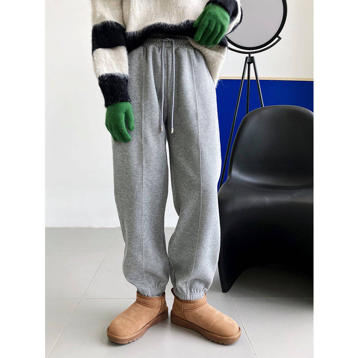 Cozy Fleece-Lined Women's Outdoor Sports Sweatpants    