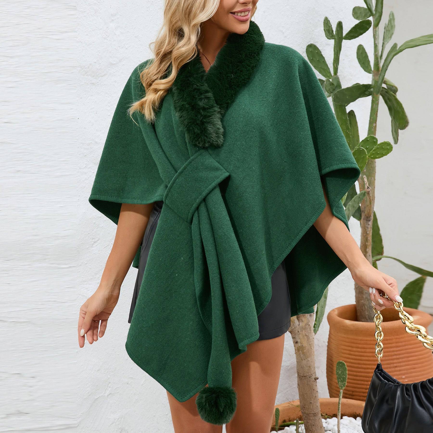 Cozy Oversized Wool Blend Coat with Faux Fur Collar - Relaxed Casual Fit  One Size Dark Green 