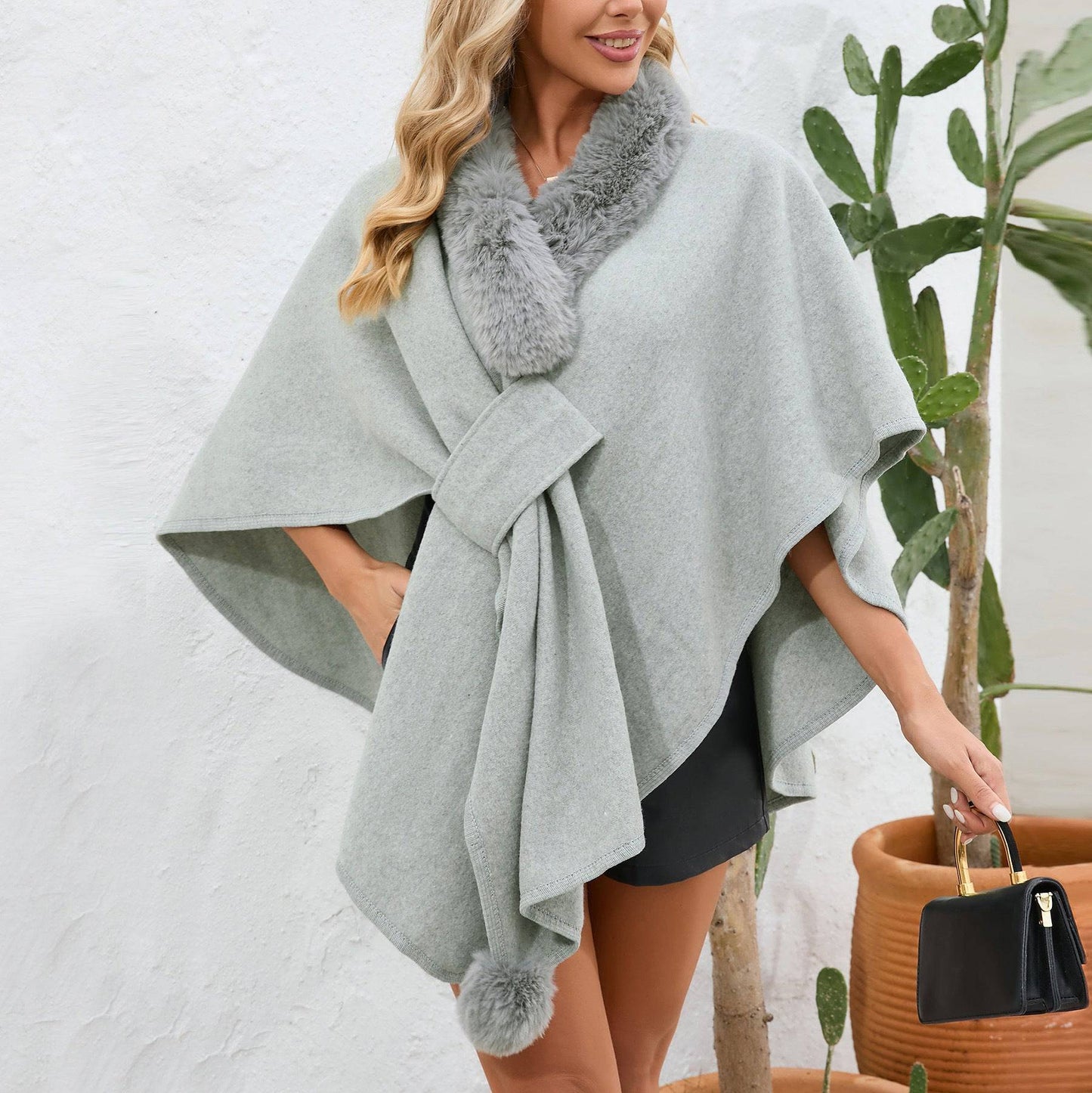 Cozy Oversized Wool Blend Coat with Faux Fur Collar - Relaxed Casual Fit  One Size Light gray 