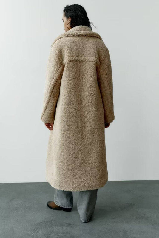 Cozy Style: Women's Thickened Lamb Wool Overcoat for Autumn/Winter    