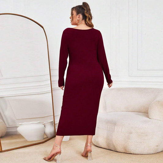 Curvy Confidence: Elegant V-Neck Maxi Dress for Autumn/Winter    