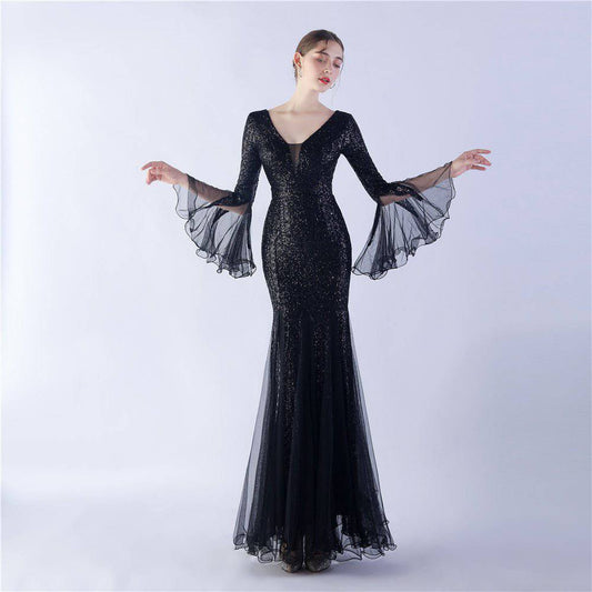 Elegant Fish Silk Evening Dress with Lace, Tulle, and Sequin Detail    