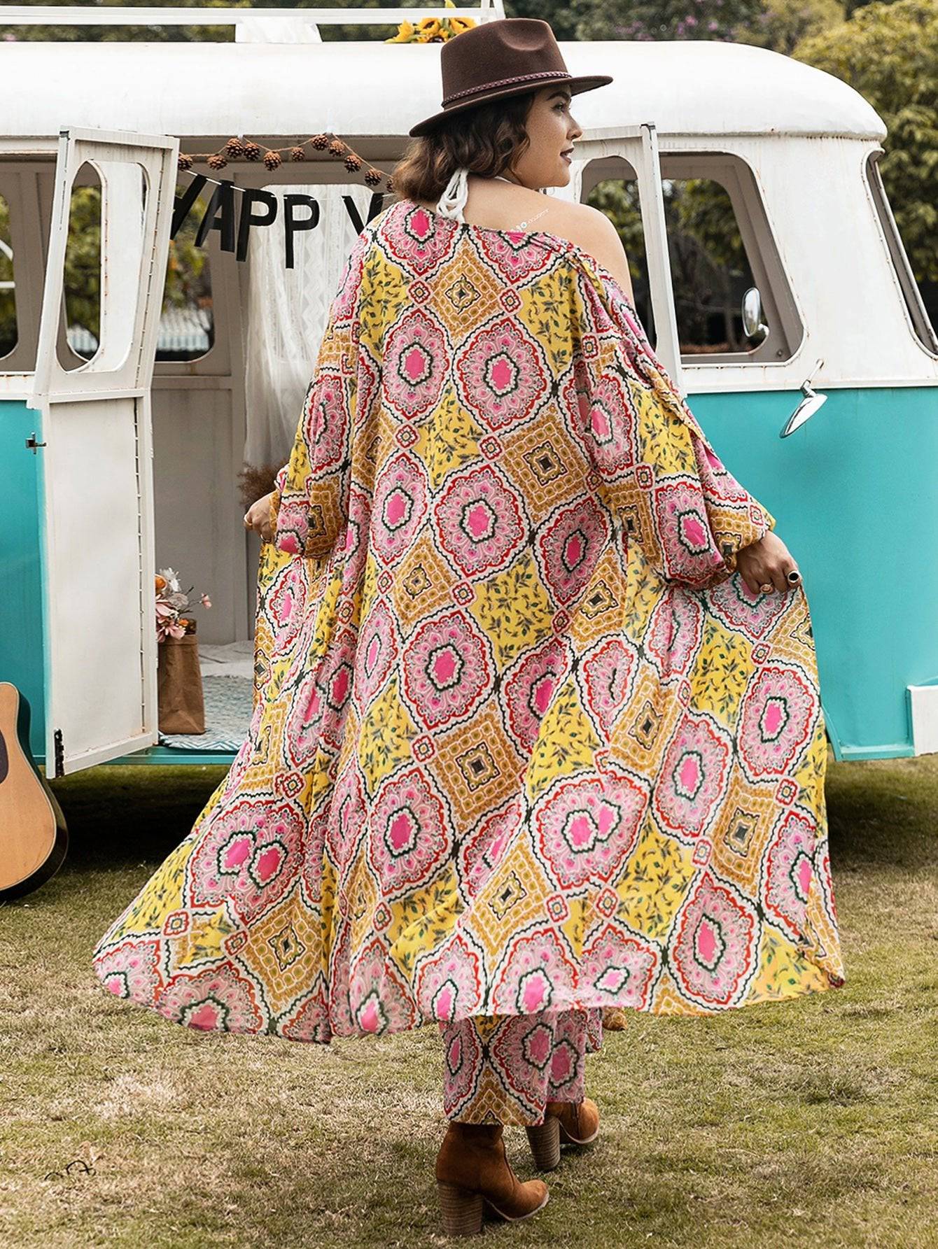 Elegant Floral Plus Size Two-Piece Suit    