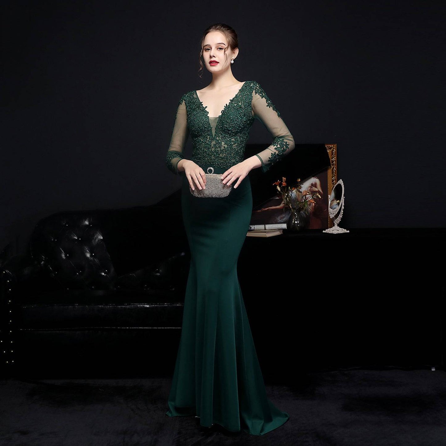 Elegant Lace Diamond Toast Evening Gown with Long Sleeves    